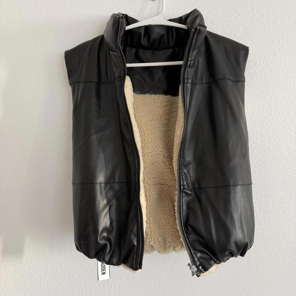 NWT Sherpa Vegan Leather Reversible Puffer Vest size s Teddy Cozy Winter - Picture 5 of 6